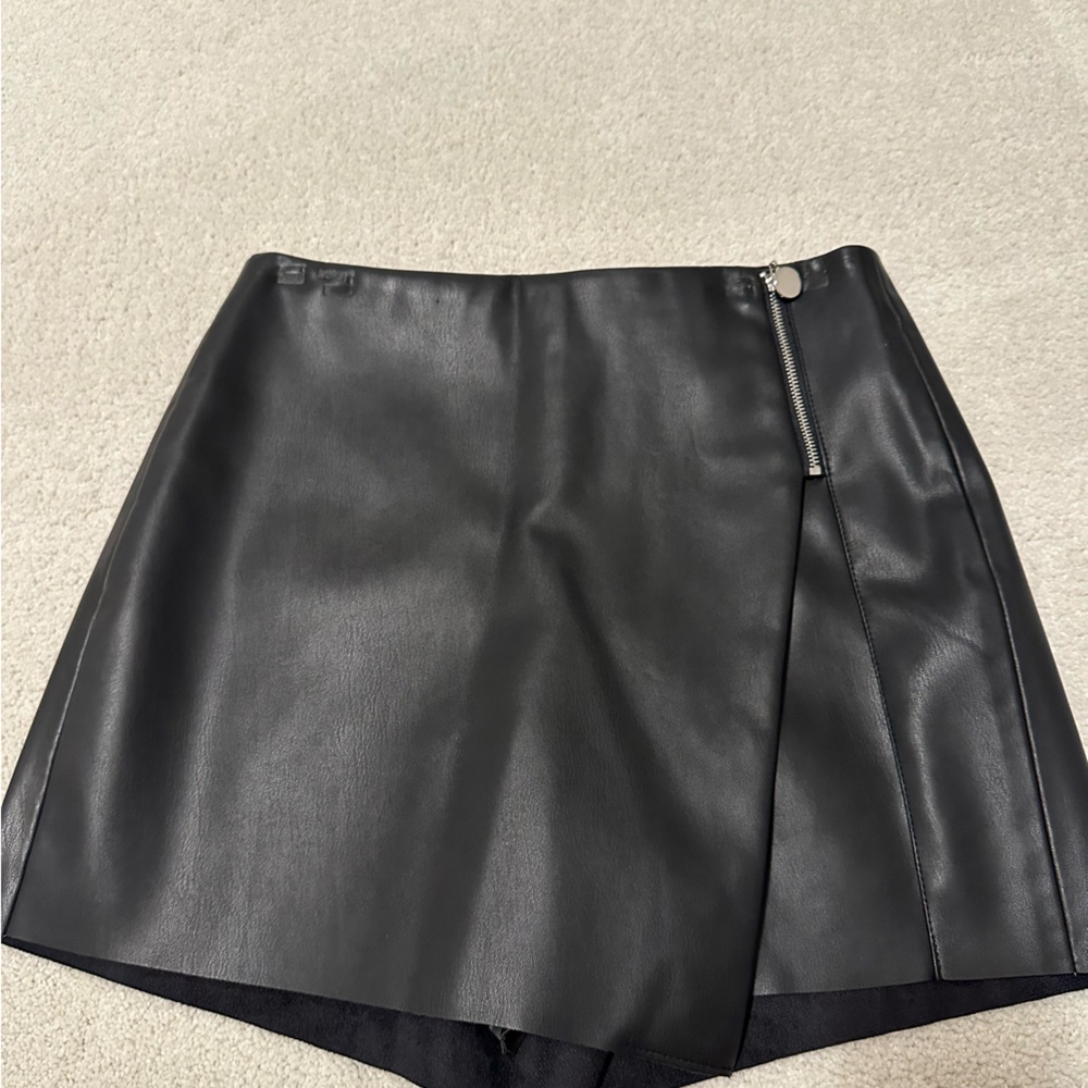 Zara black leather skort